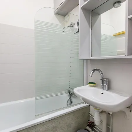 Montchavin - Terrasse, Proche Pistes Et Commerces, Parking Gratuit - Fr-1-329-57 Apartment *